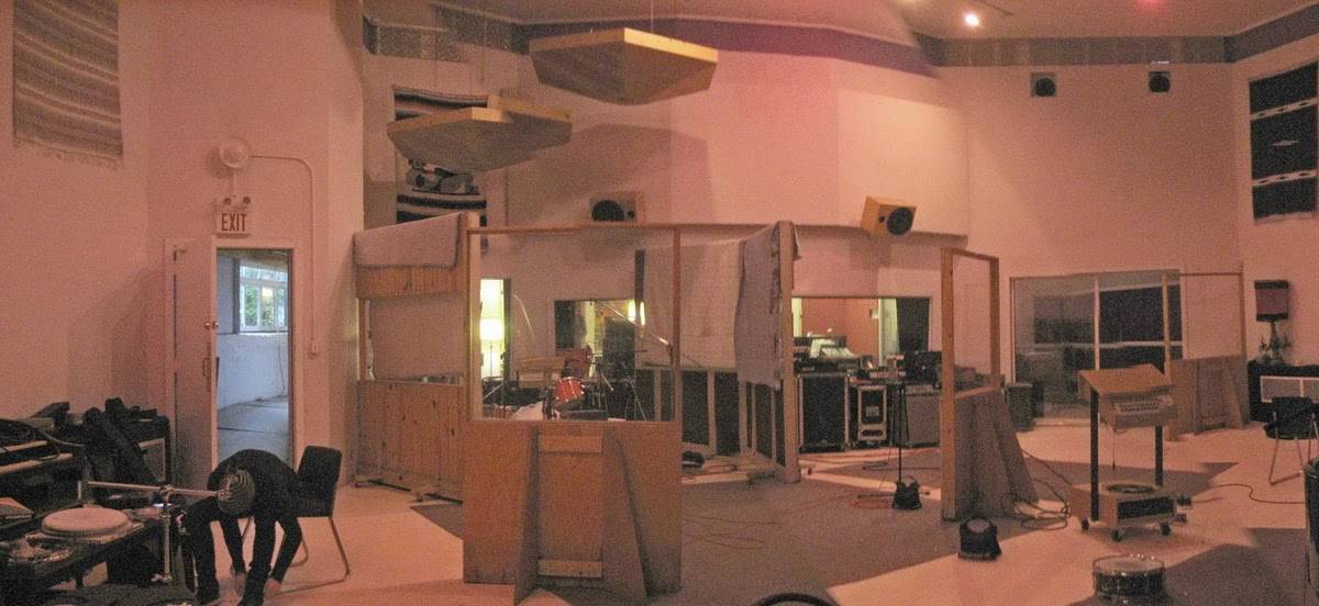 Big Room Watermusic Flat