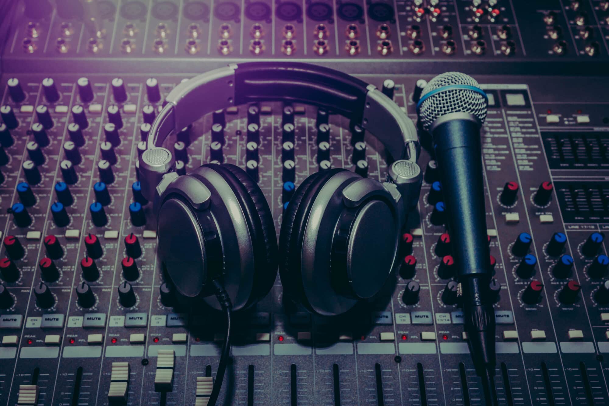 Recording Vocals without Headphones