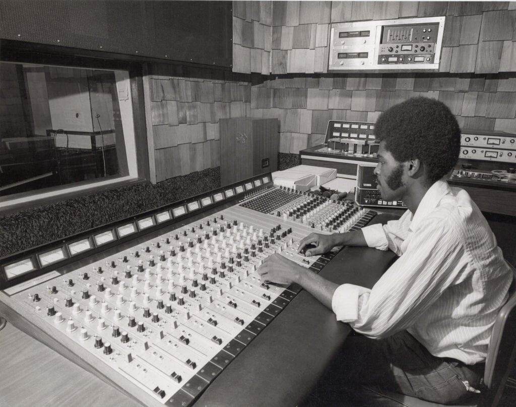 system 12 dynamic sounds 1973
